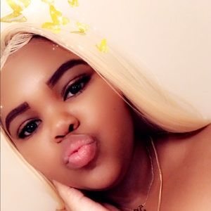 Meet your Posher, Maya